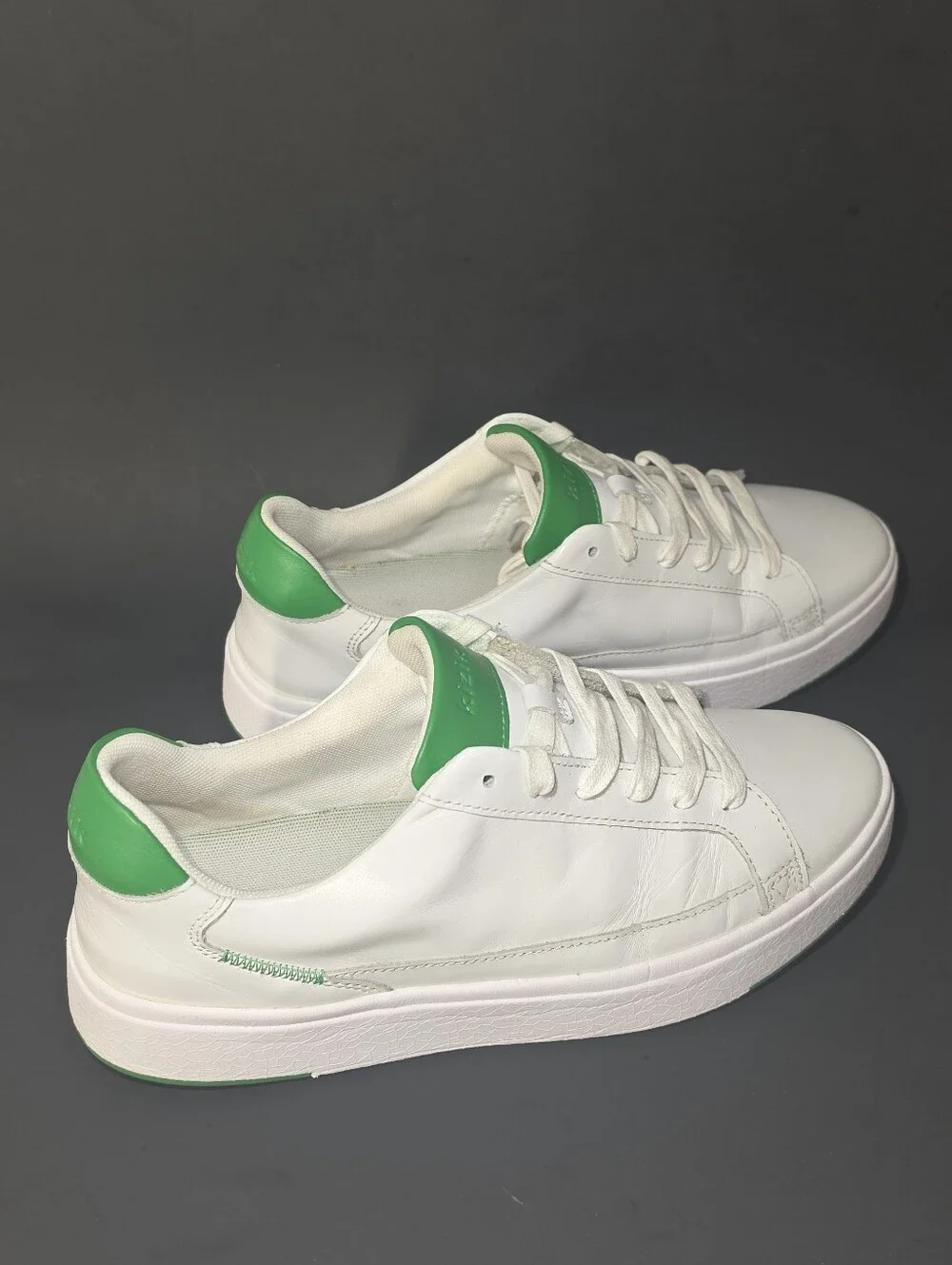 Kizik Men's White Leather Sneakers with Green Heel Tab